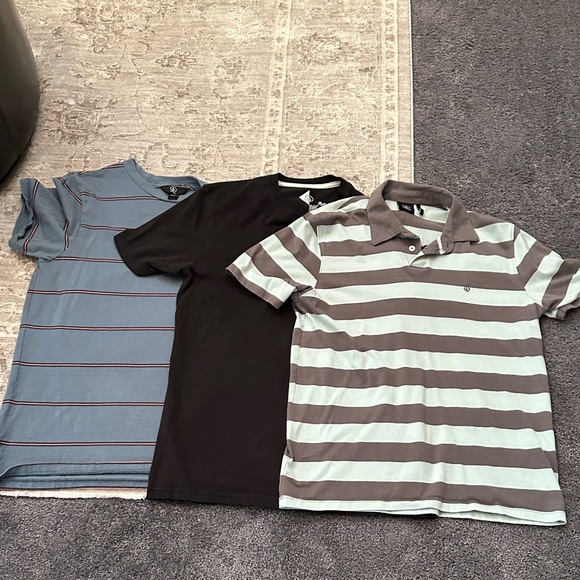 Bundle of 3 Men’s Medium Volcom Short Sleeve Tees - Blue, Black, Gray Striped - Picture 1 of 16